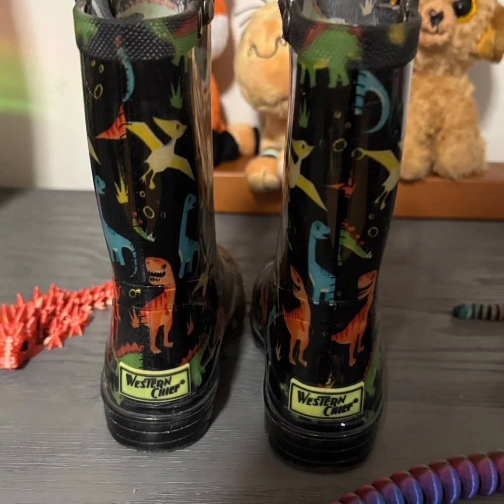 Western Chief Kids' Dinosaur Print Boots